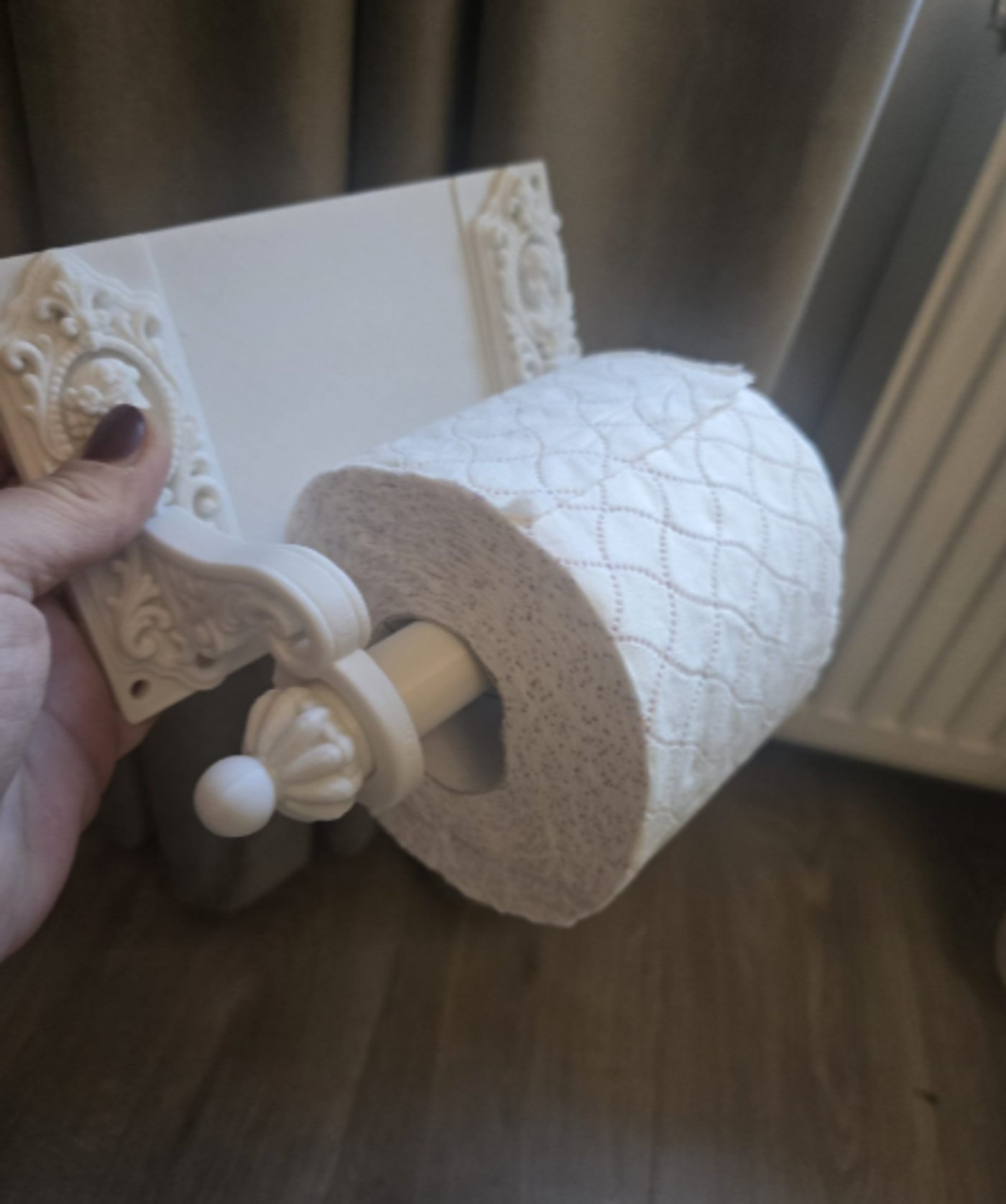 Viktoryen Duvar Tipi Tuvalet Kâğıdı Tutucu - 3D Baskı