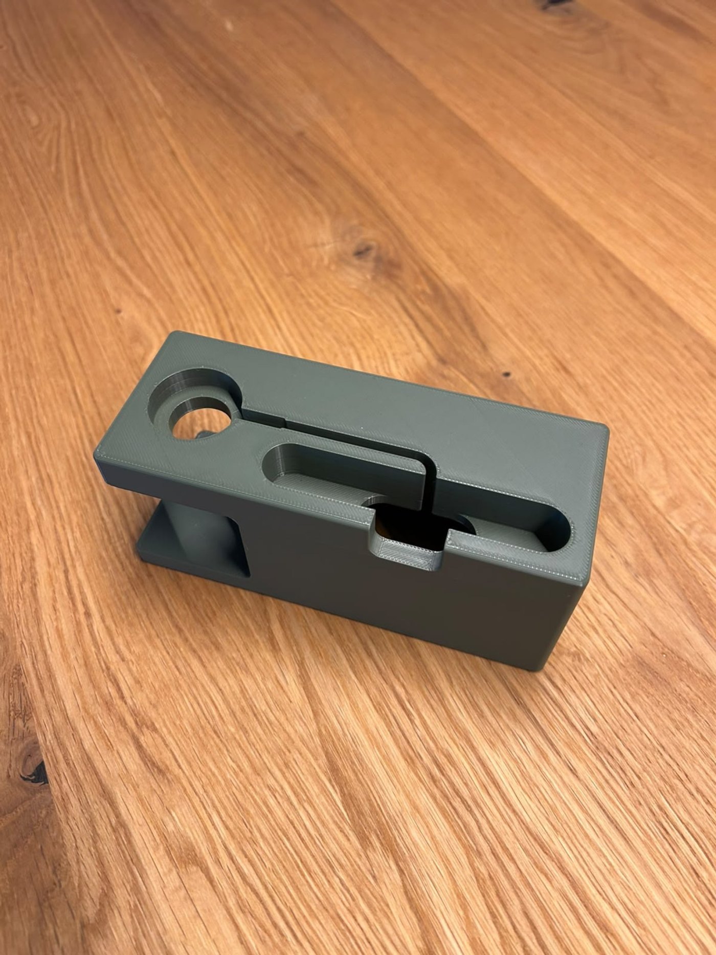 Telefon ve Apple Watch Standı - Minimalist Masaüstü Dock