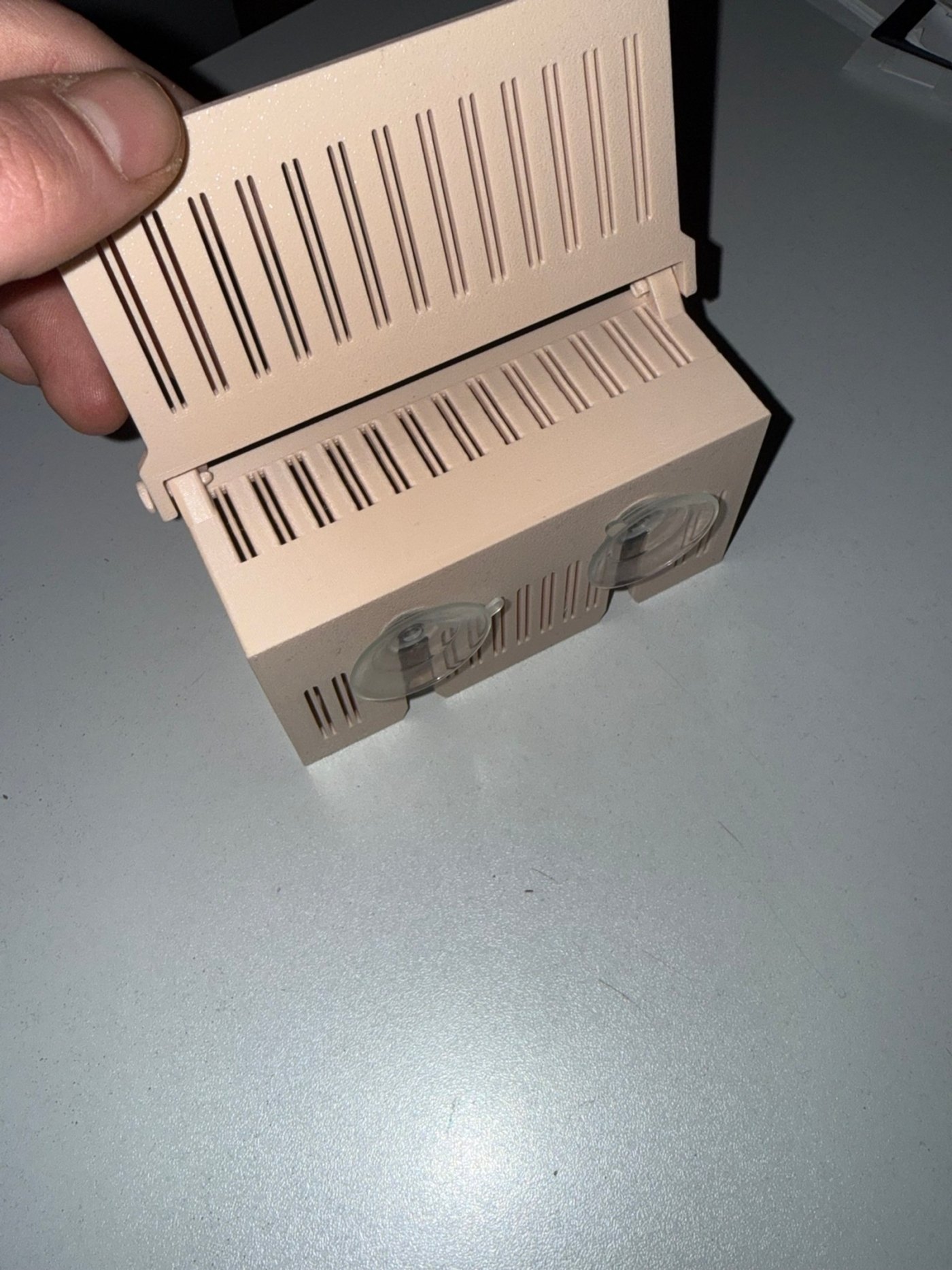 Kapaklı Duvar Tipi Diş Fırçası Tutucu - 4 Yuvalı