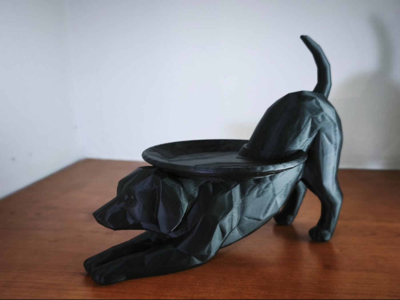 Low-Poly Gerinen Köpek Figürlü Anahtar ve Küçük Eşya Tepsisi