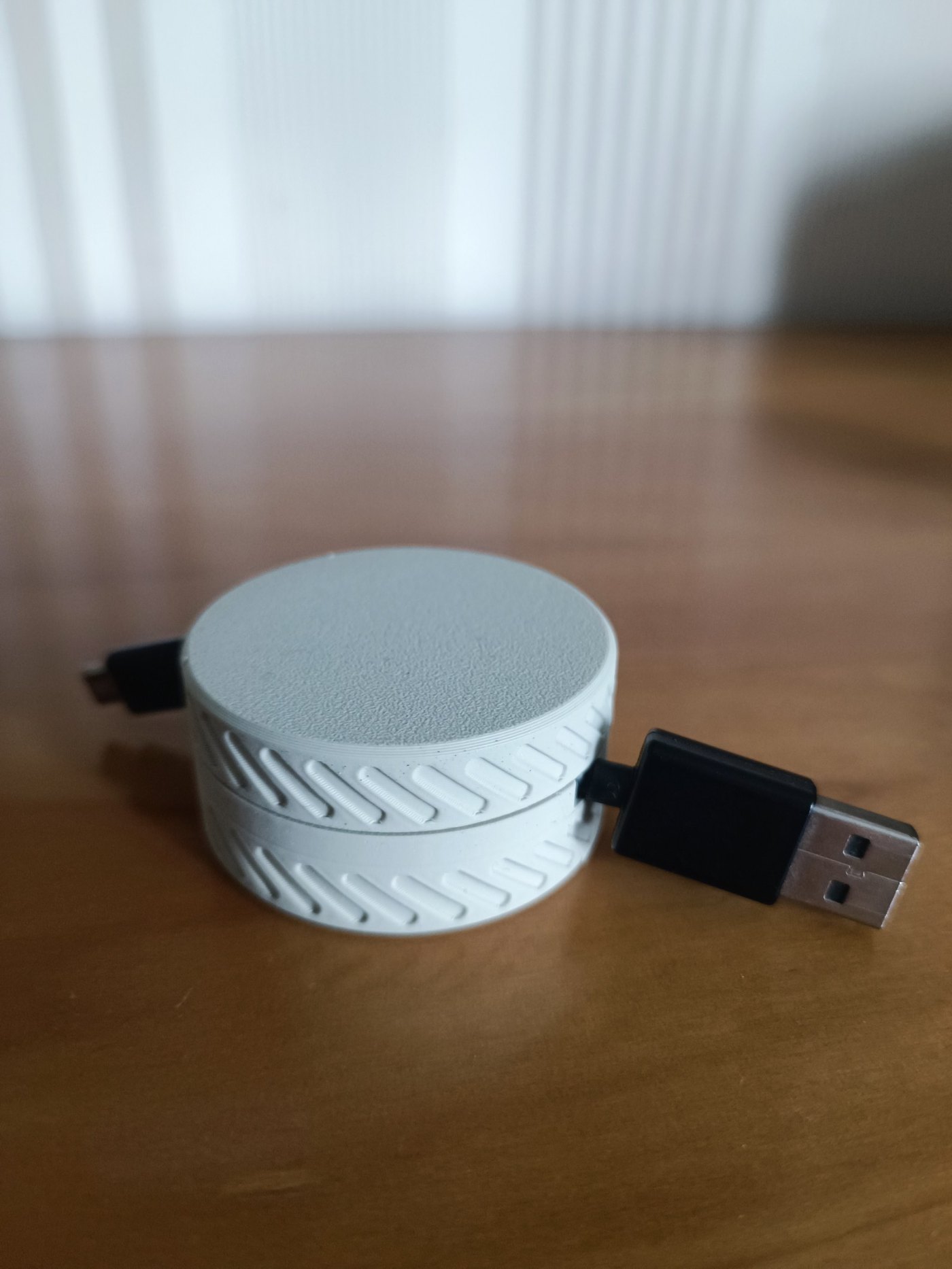 Masaüstü USB Kablo Düzenleyici - Yuvarlak Kablo Sarma Kutusu