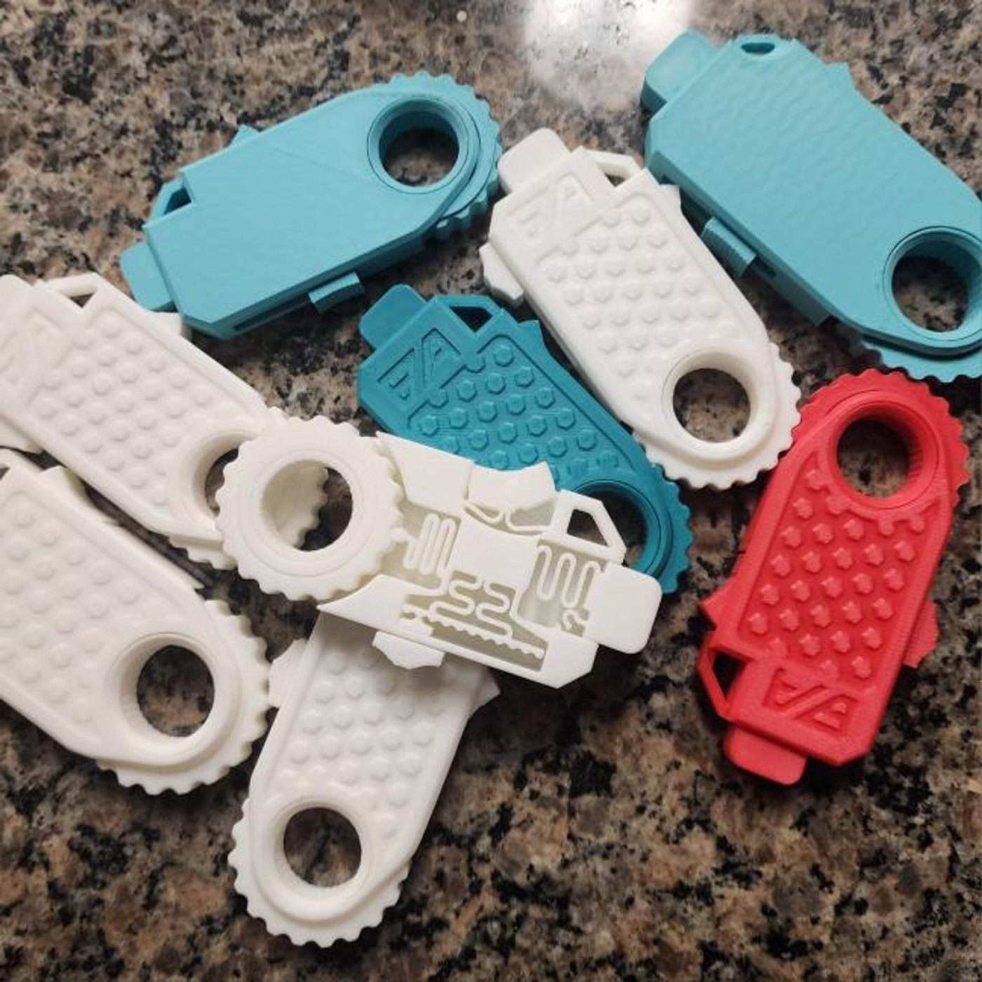 5'i 1 Arada Fidget Anahtarlık - Stres Giderici Oyuncak