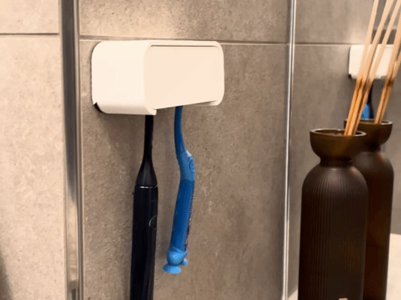 Duvara Monte Diş Fırçalığı - Yapışkanlı Banyo Düzenleyici