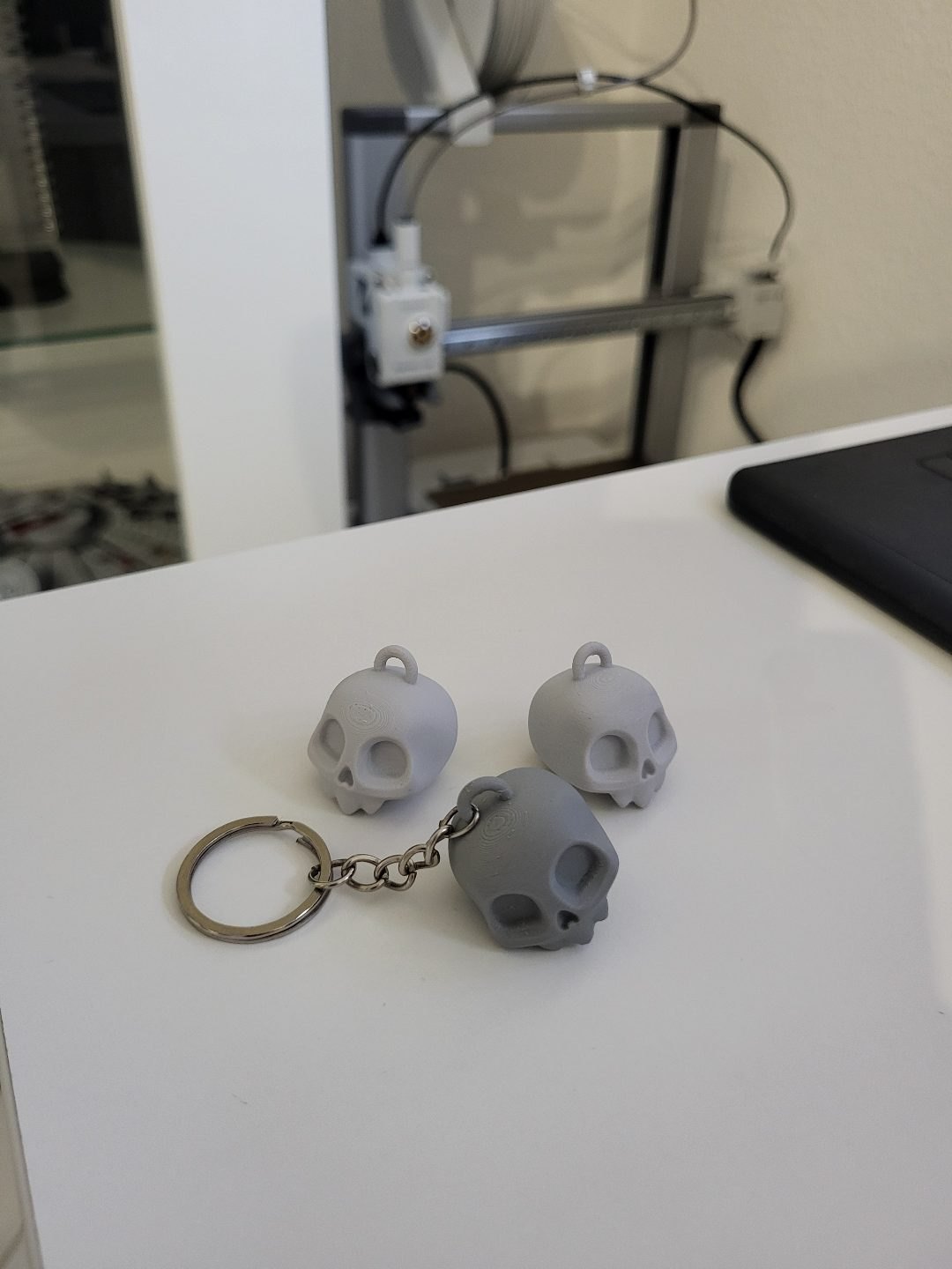 Sevimli Kuru Kafa Anahtarlık - Mini 3D Baskı Kafatası Tılsımı