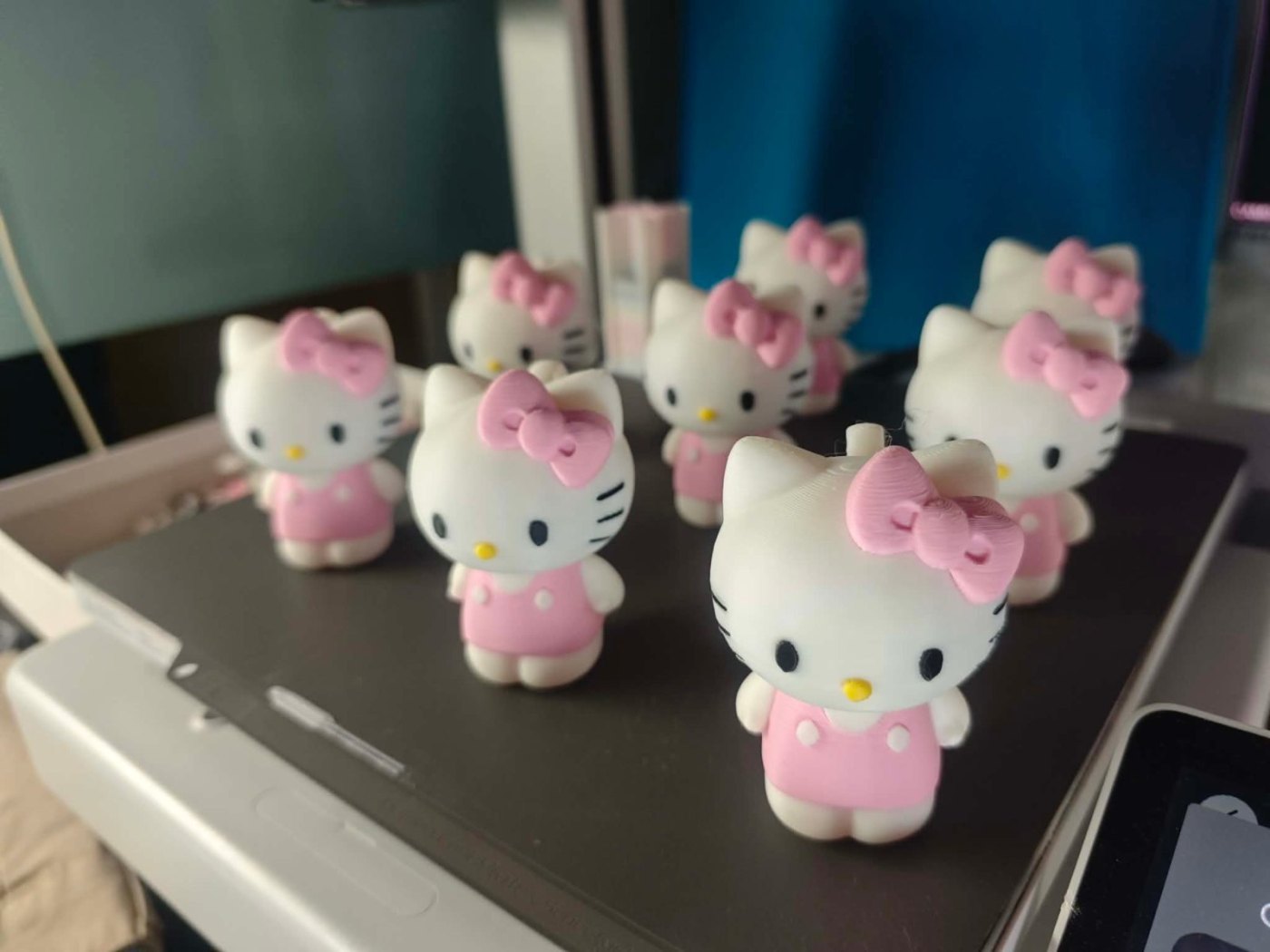 Sevimli Kedi Figürlü Anahtarlık - Beyaz Pembe 3D Baskı Kedi